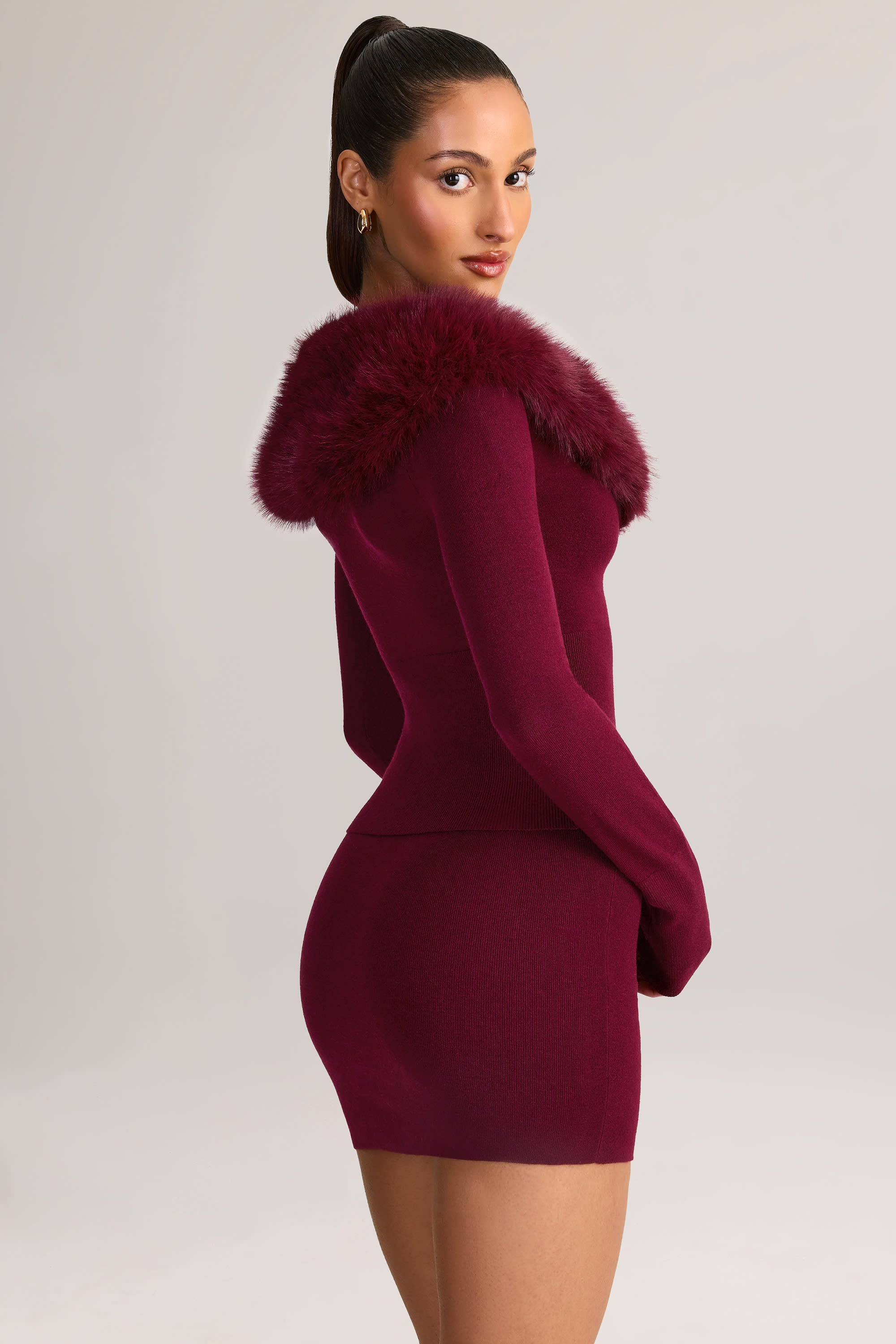 Knit Mid-Rise Mini Skirt in Wine