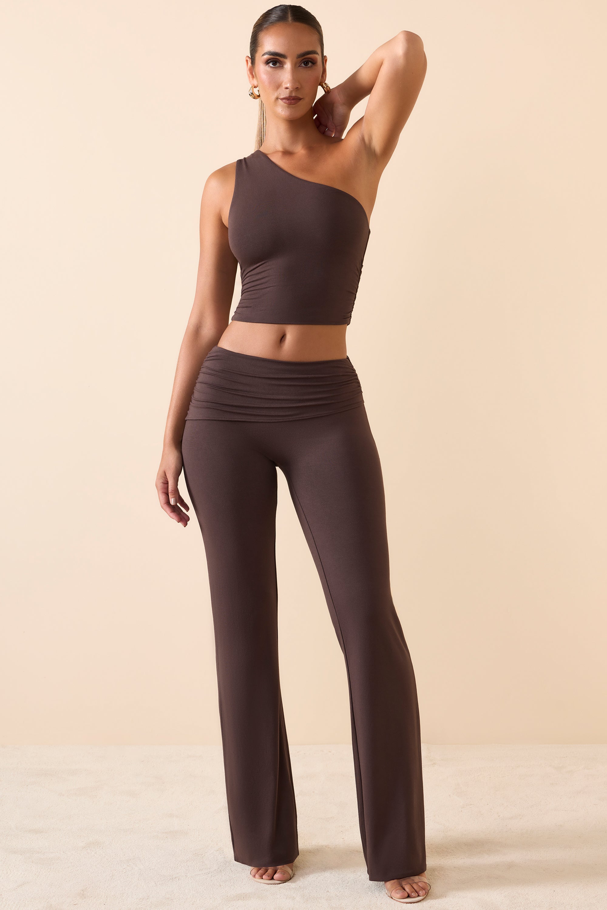 Mid-Rise Straight-Leg Trousers in Chocolate Brown
