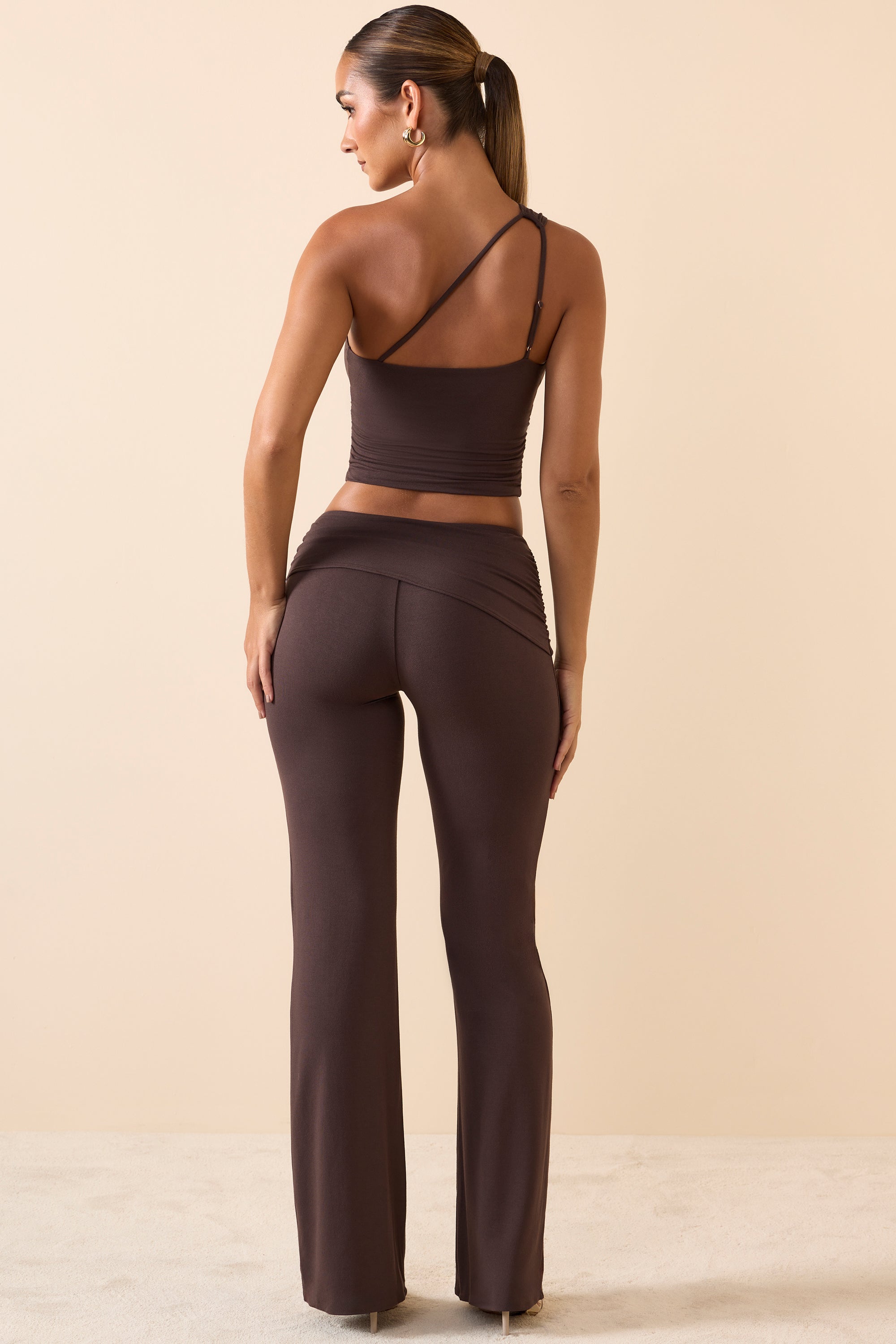 Mid-Rise Straight-Leg Trousers in Chocolate Brown