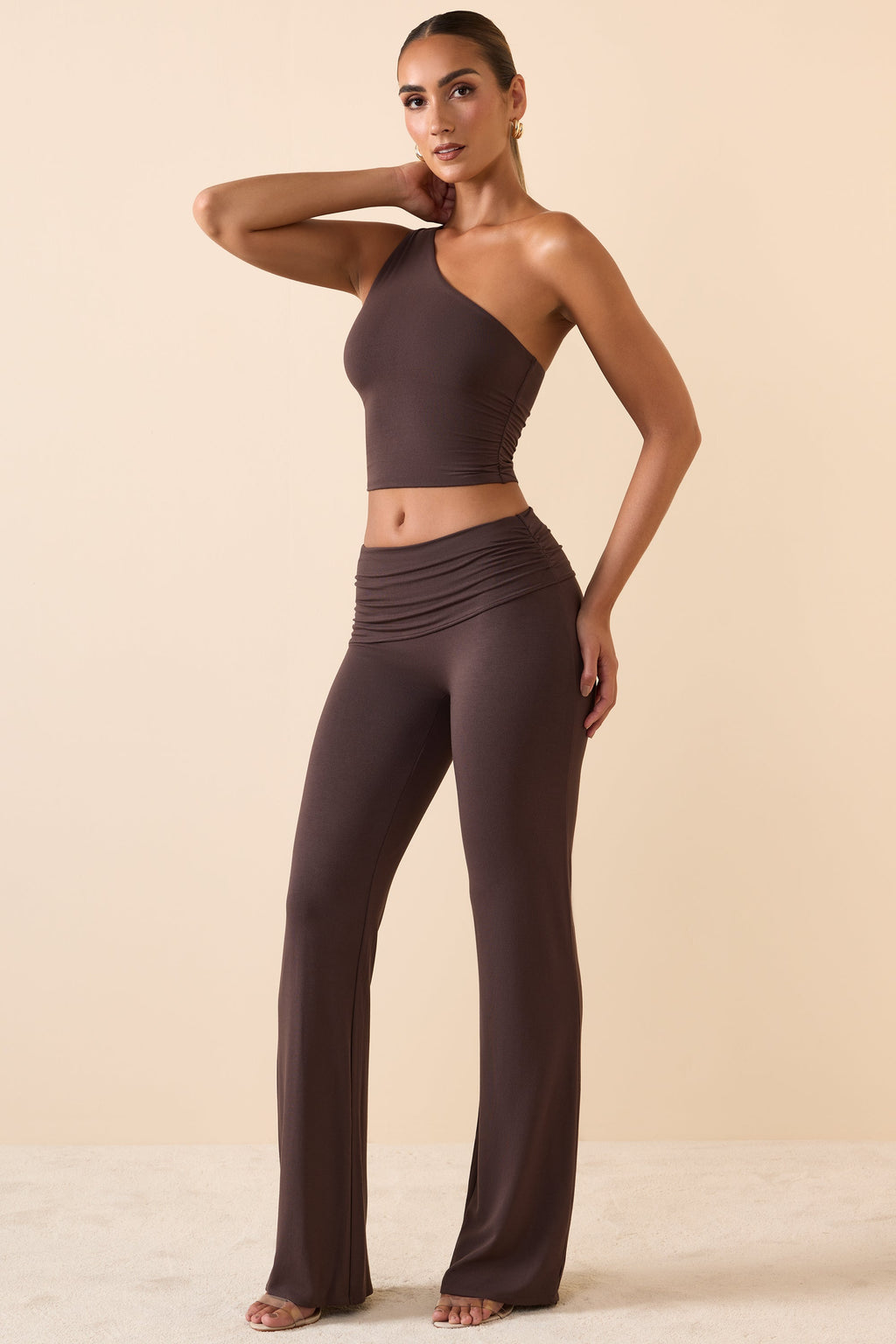 Mid-Rise Straight-Leg Trousers in Chocolate Brown