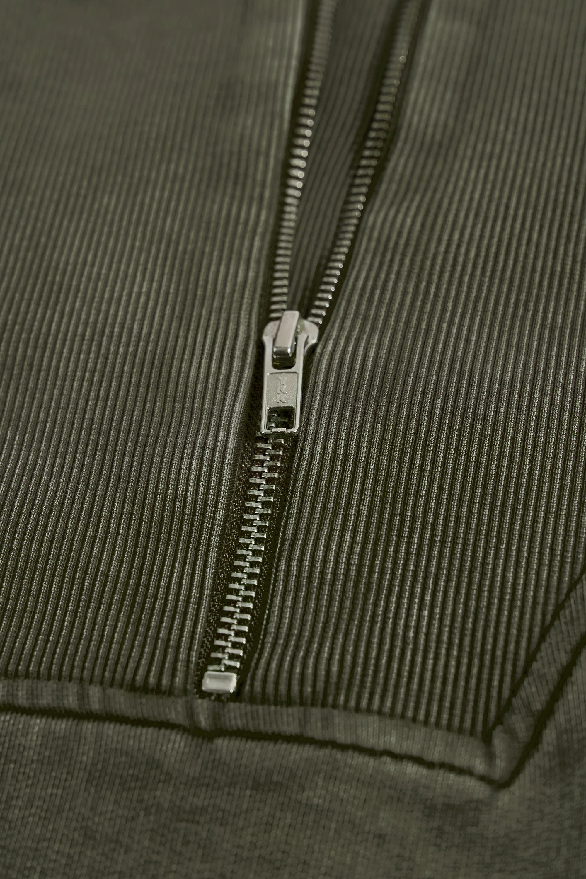 Cotton Jersey Acid Wash Cropped Sweatshirt in Light Green