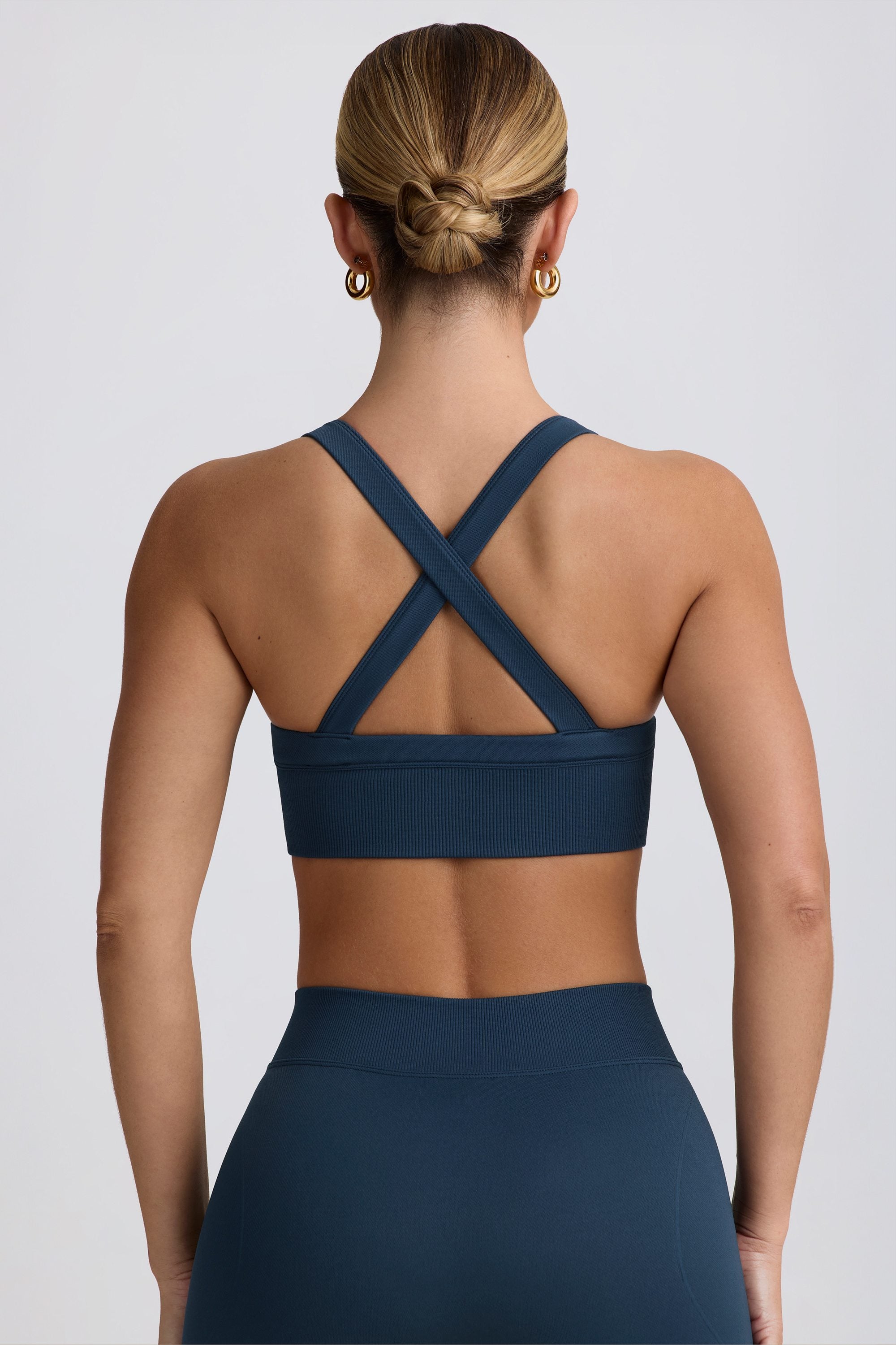 Super Sculpt Seamless Cross-Back Sports Bra in Blue