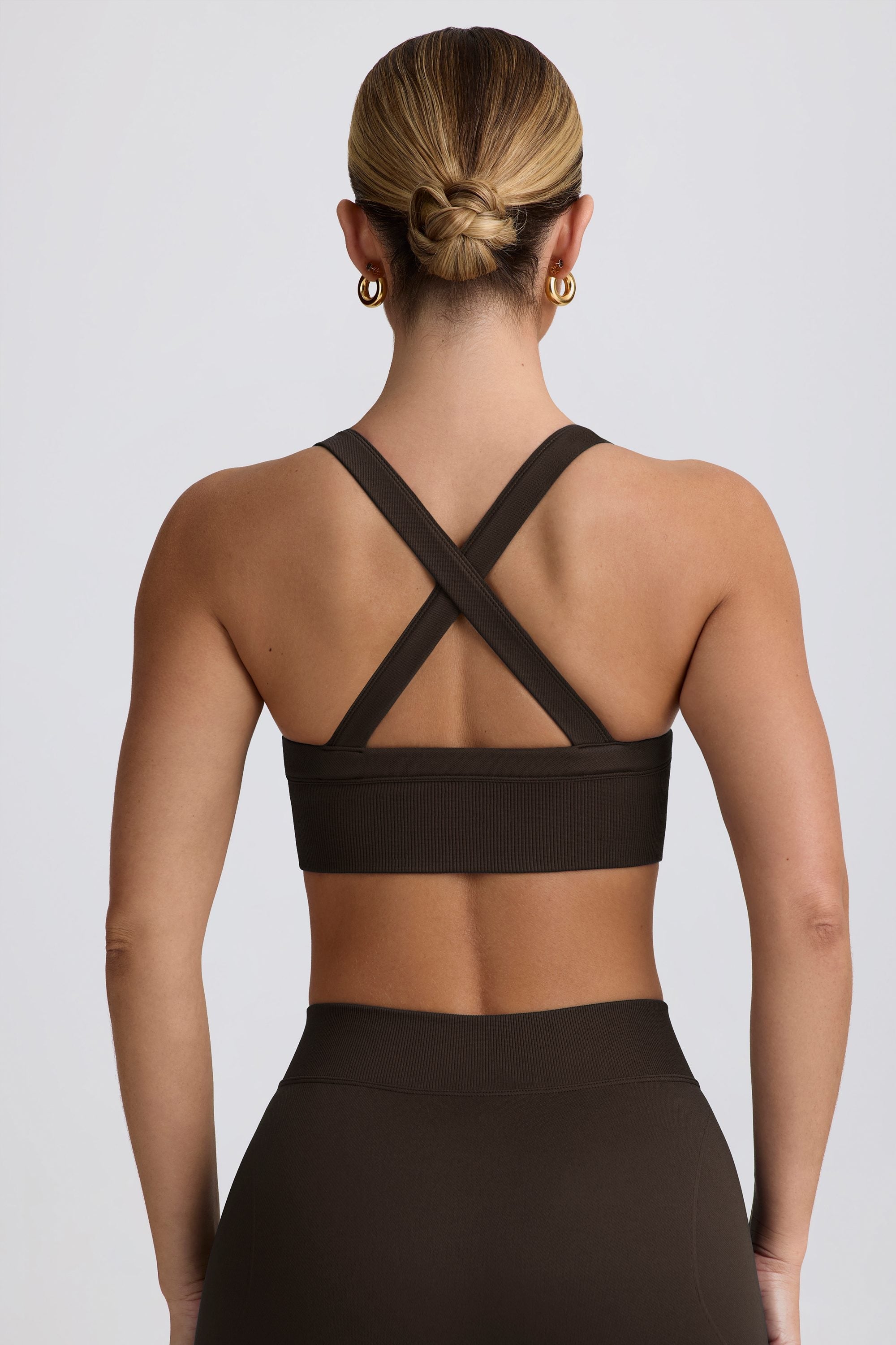 Super Sculpt Seamless Cross-Back Sports Bra in Brown