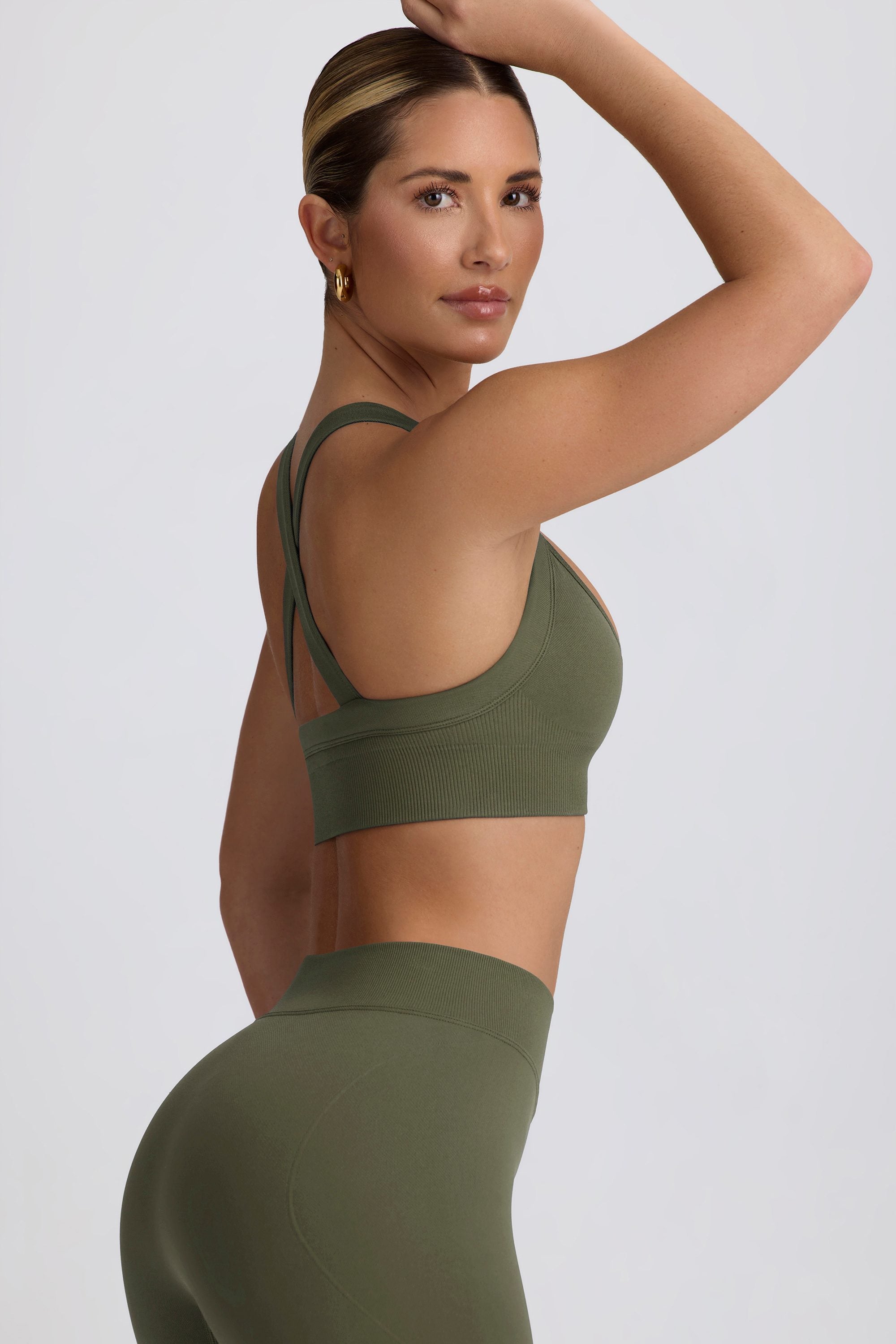Super Sculpt Seamless Cross-Back Sports Bra in Light Green