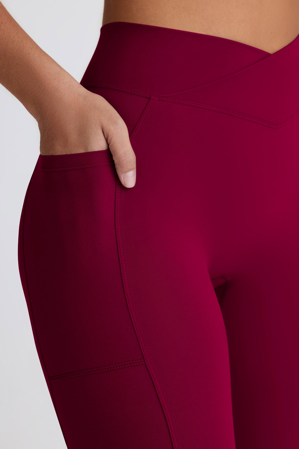 Soft Active V-Waist Pocket Flared Leggings in Burgundy