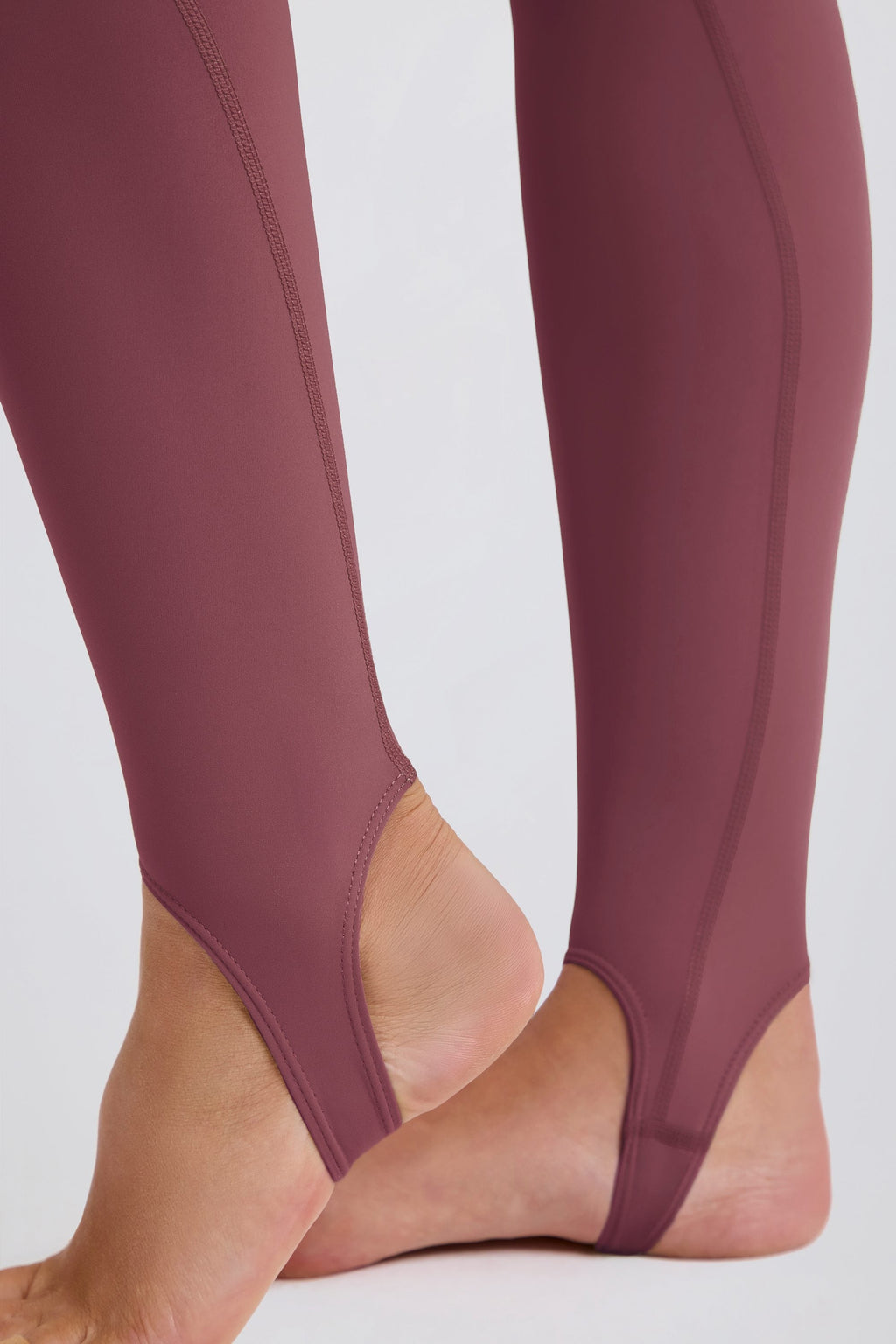 Four-Way Stretch Foldover Mid-Rise Stirrup Leggings in Acai