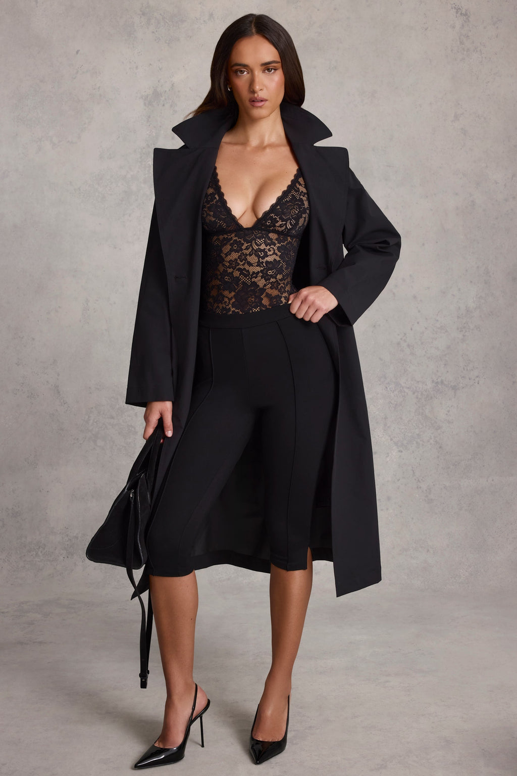 Cropped Capri Trousers in Black