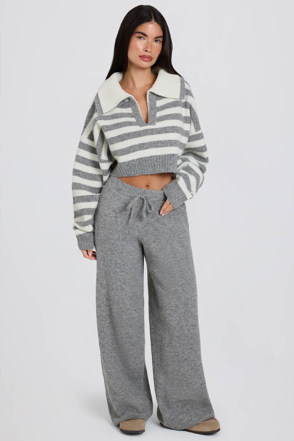 Knit Mid-Rise Wide-Leg Joggers in Grey