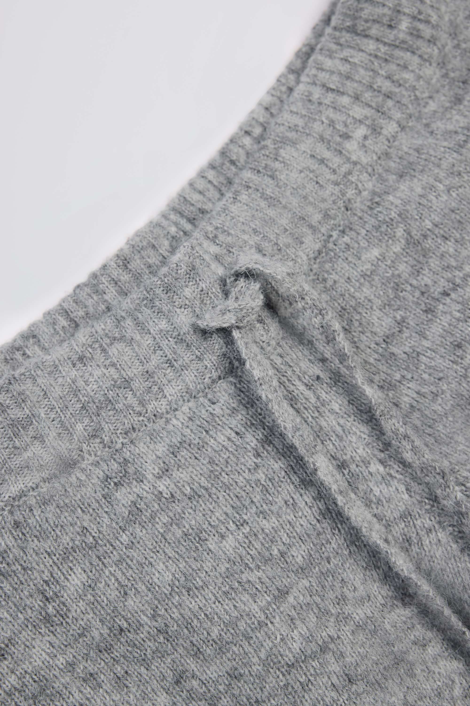 Knit Mid-Rise Wide-Leg Joggers in Grey