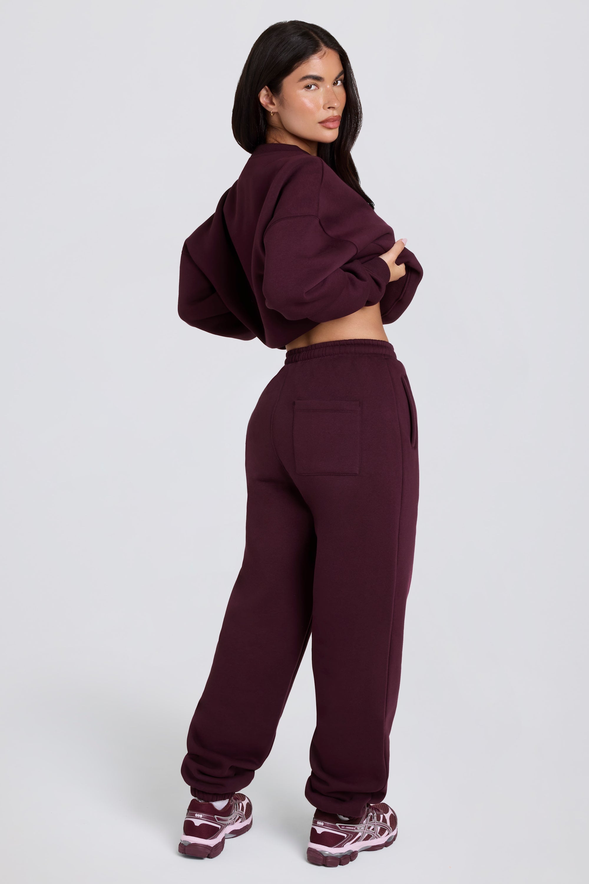 Brushed Cotton Jersey Mid-Rise Relaxed Joggers in Burgundy