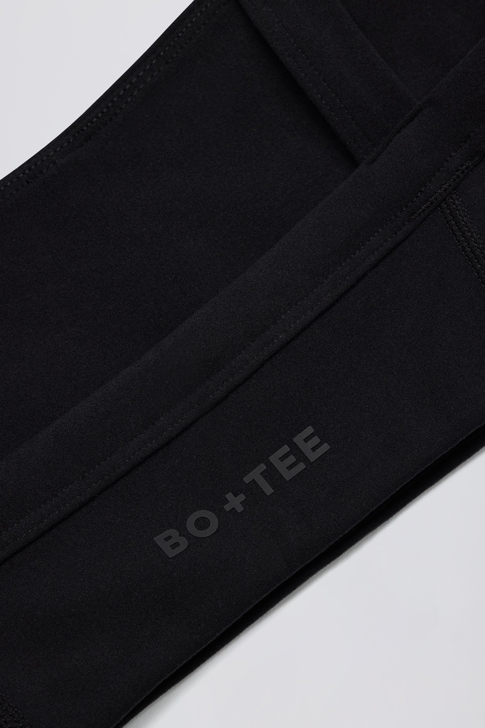 Soft Active Seam-Detail Sports Bra in Black
