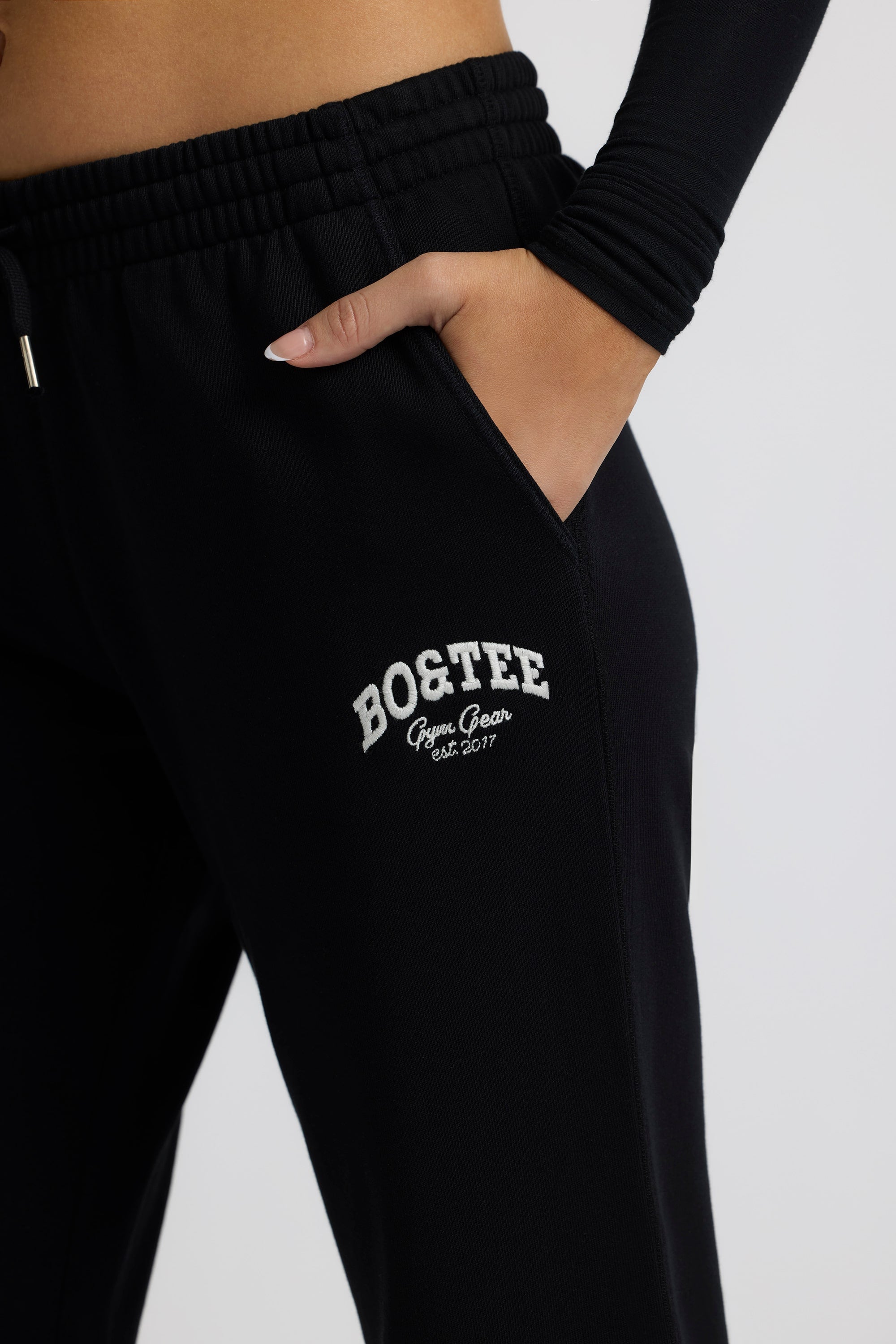 Fleece Lined Low-Rise Wide-Leg Joggers in Black