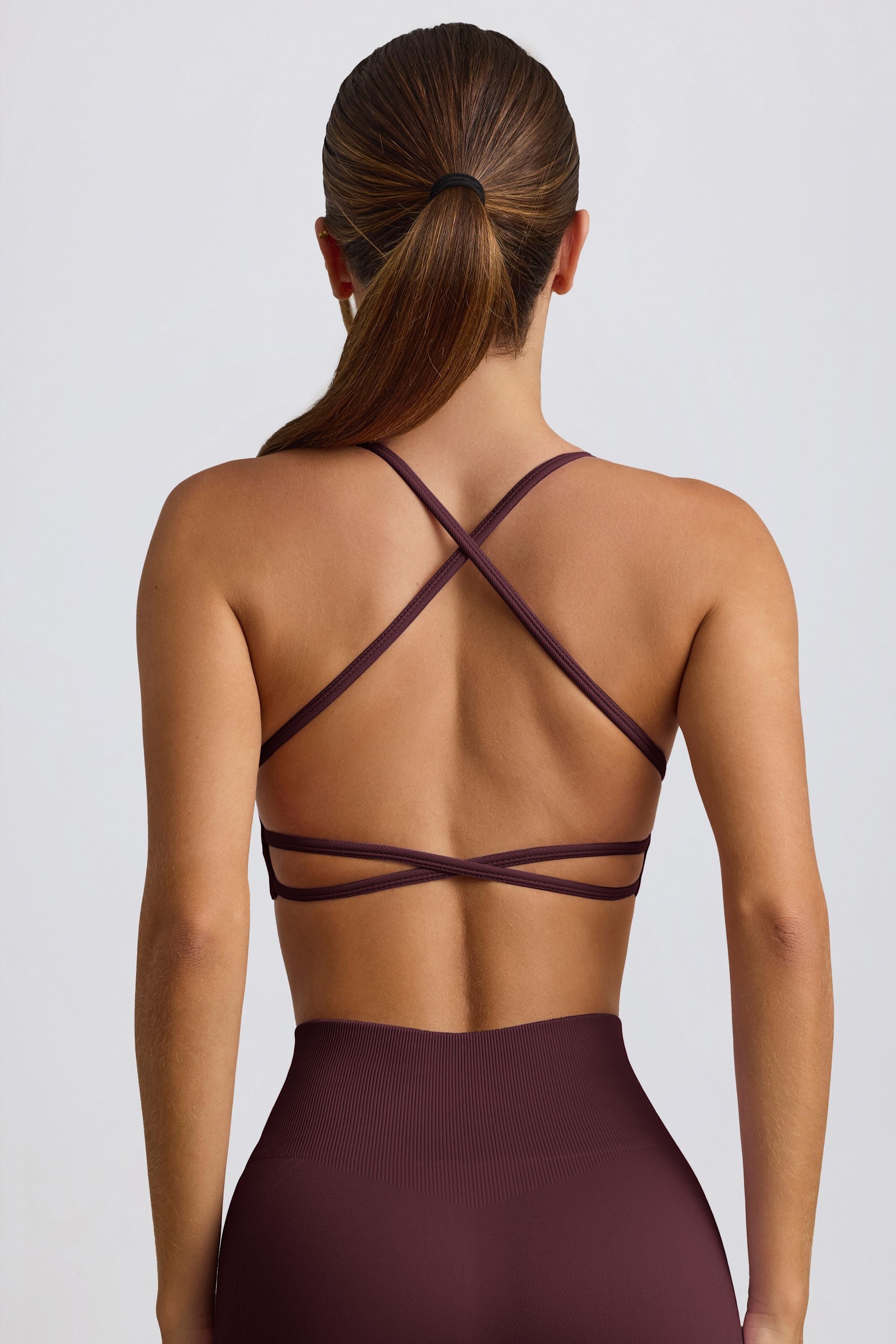 Super Sculpt Seamless Backless Sports Bra in Burgundy