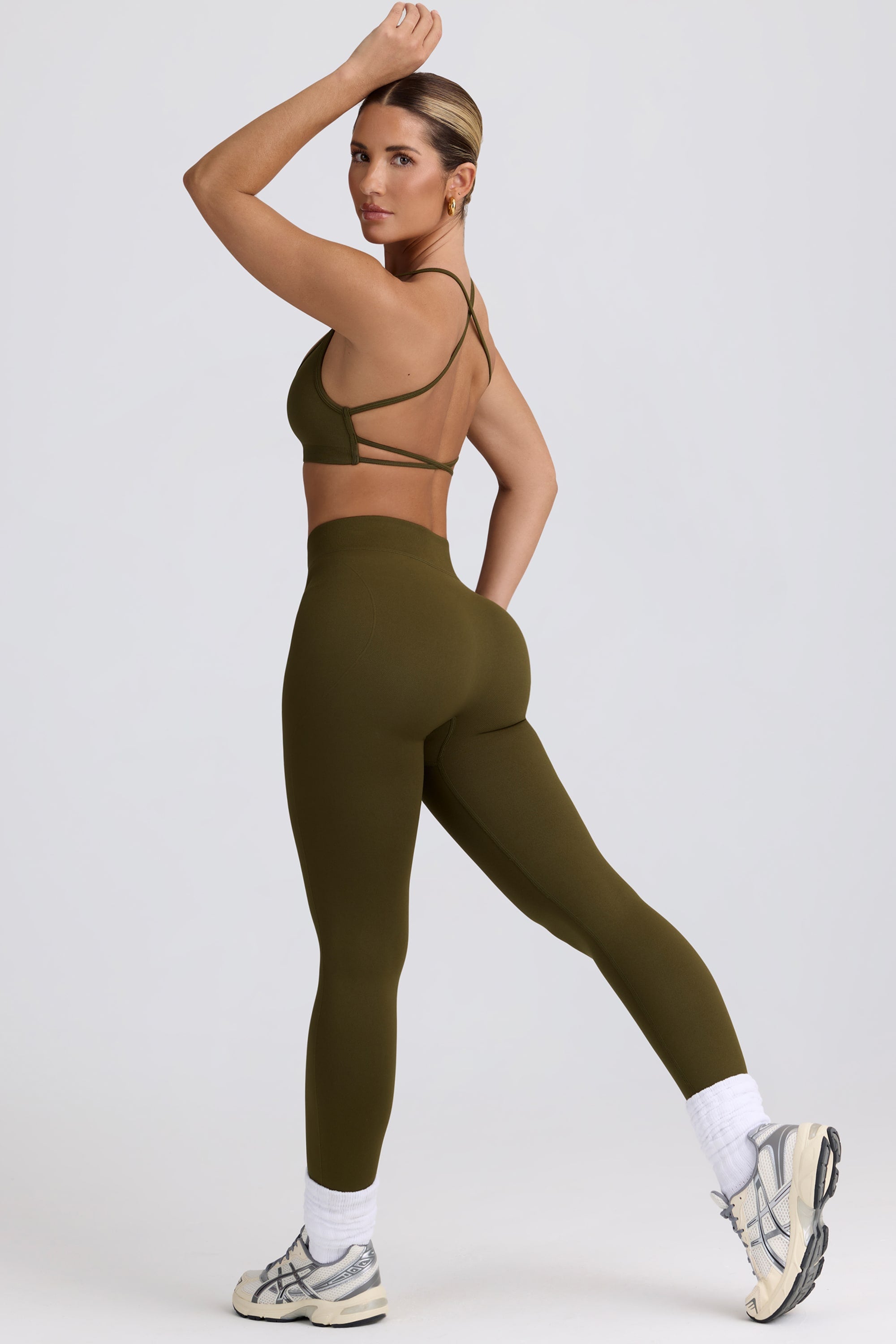 Super Sculpt Seamless Backless Sports Bra in Dark Green