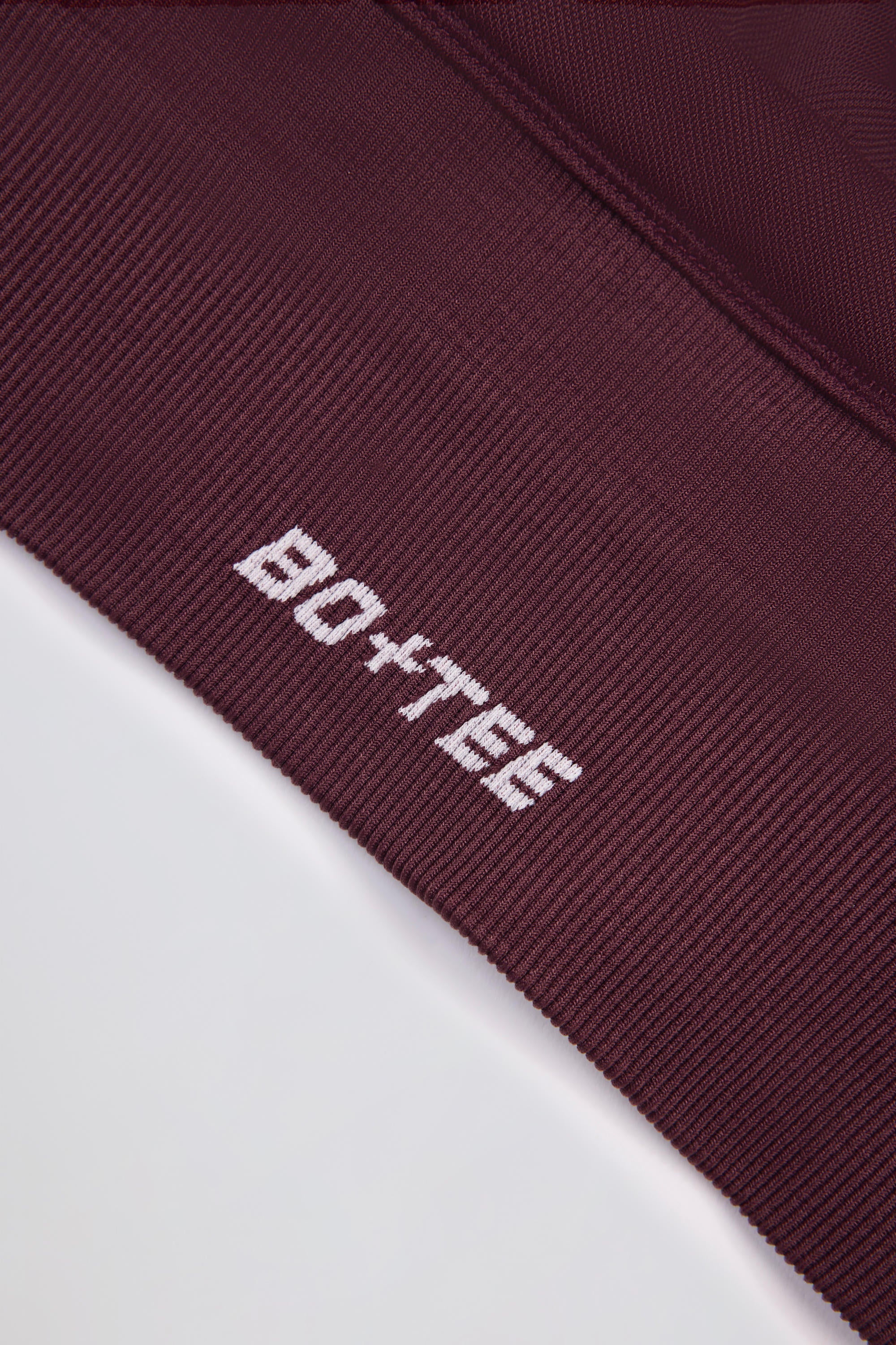 Super Sculpt Seamless Crossback Sports Bra in Burgundy